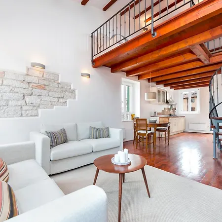 Loft 48 By Irundo * Rovinj